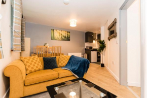 1 Bedroom Newton Apartment Wigan, Free Private Parking, Free WiFi, Garden